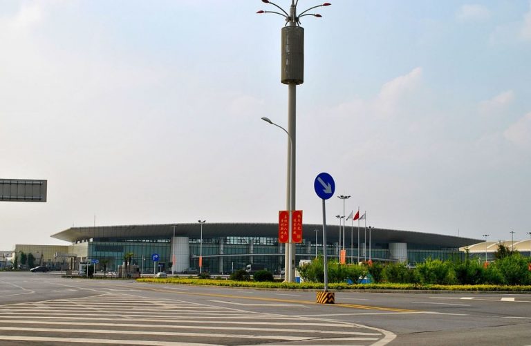 China shuts down Wuhan Airport