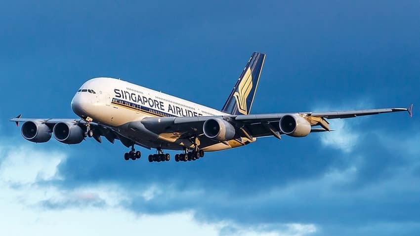 Singapore Airlines start flights
