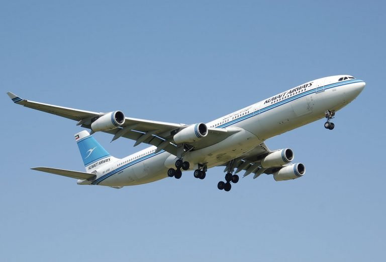 Kuwait Resumes Commercial Flights