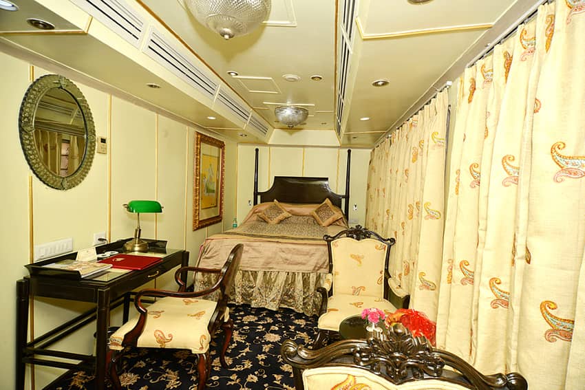 Super Deluxe Cabin in Palace on Wheels