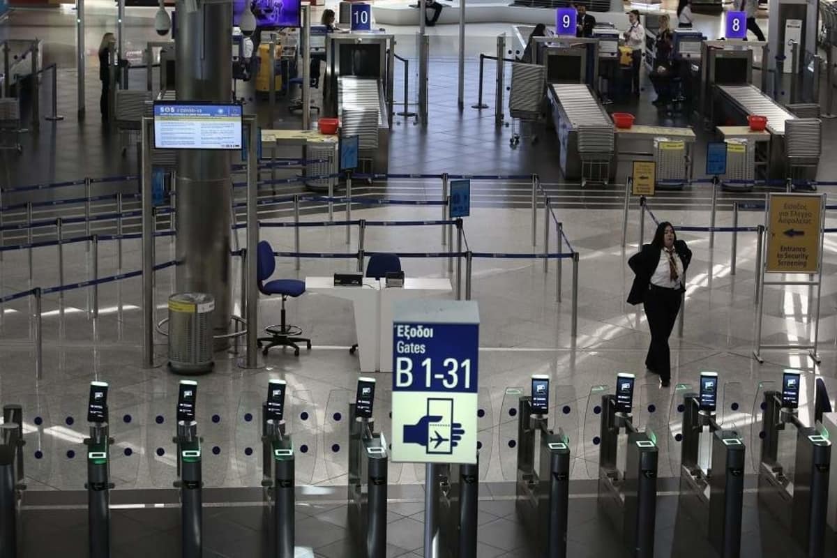 Greece Extends Ban International Flights