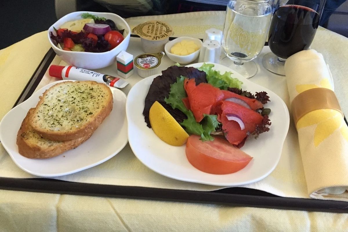 Airlines Allowed To Serve Meals On All Domestic Flights