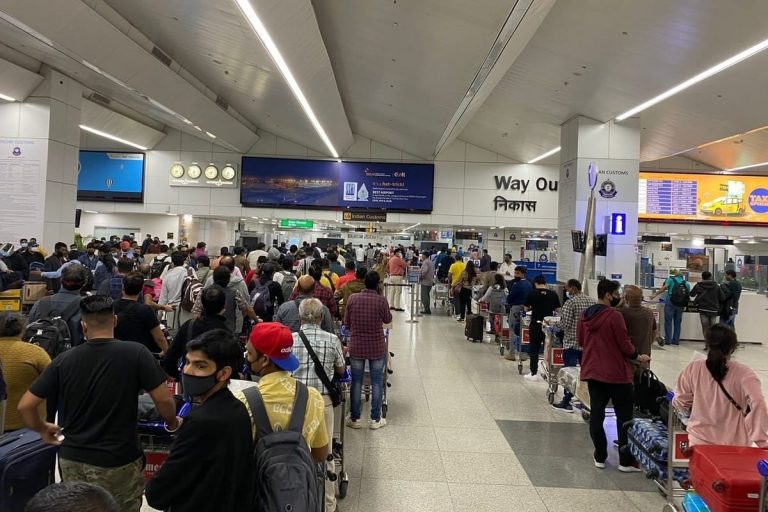 Long Queues Delays At Delhi Airport