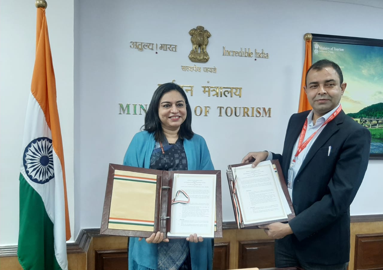 Ministry of Tourism And Alliance Air Sign MoU