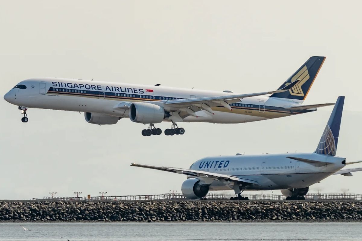 United Airlines And Singapore Airlines
