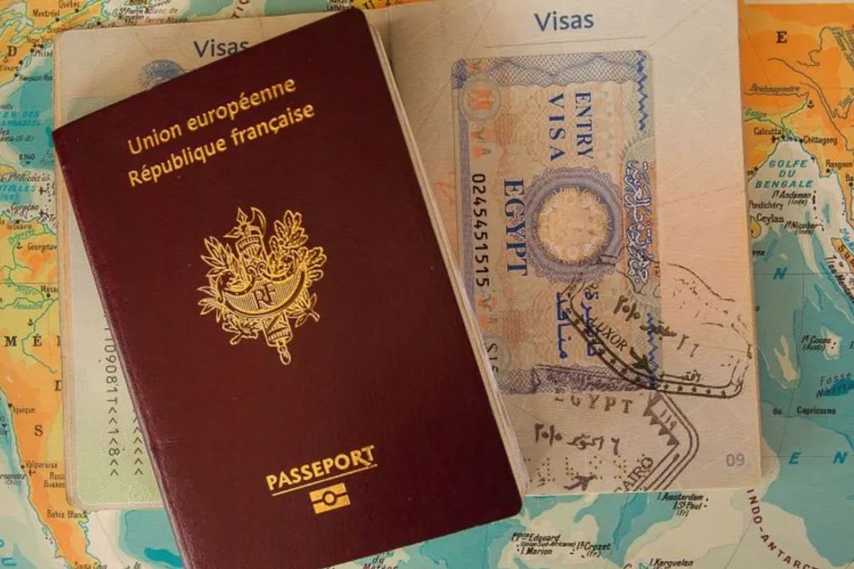 Cyprus Passport and Visa Image
